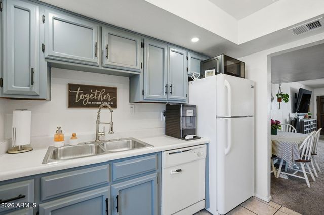 1927 E HAMPTON Avenue 207, Mesa, AZ 85204