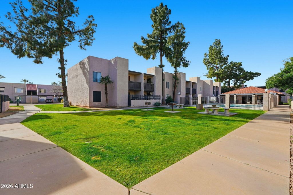 1927 E HAMPTON Avenue 207, Mesa, AZ 85204