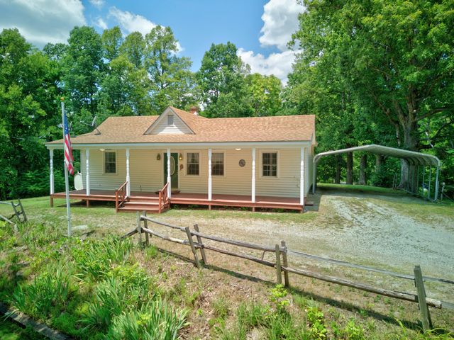 937 Waidsboro RD, Ferrum, VA 24088