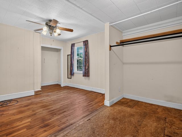 937 Waidsboro RD, Ferrum, VA 24088