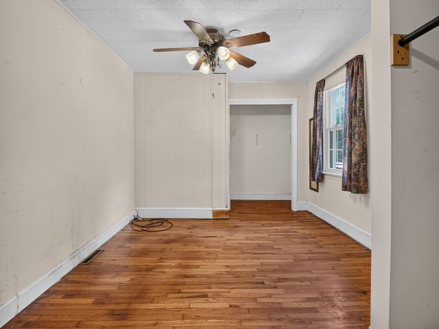 937 Waidsboro RD, Ferrum, VA 24088