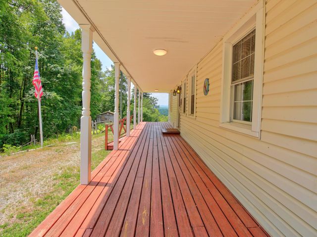 937 Waidsboro RD, Ferrum, VA 24088