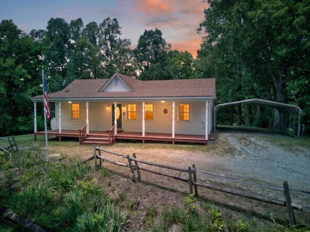 937 Waidsboro RD, Ferrum, VA 24088