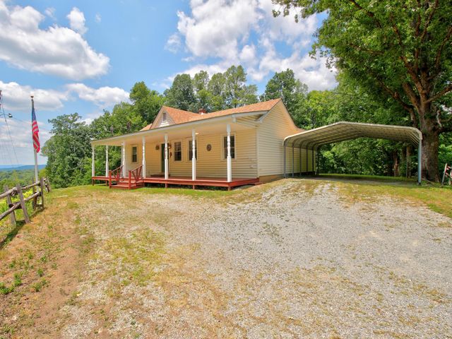 937 Waidsboro RD, Ferrum, VA 24088
