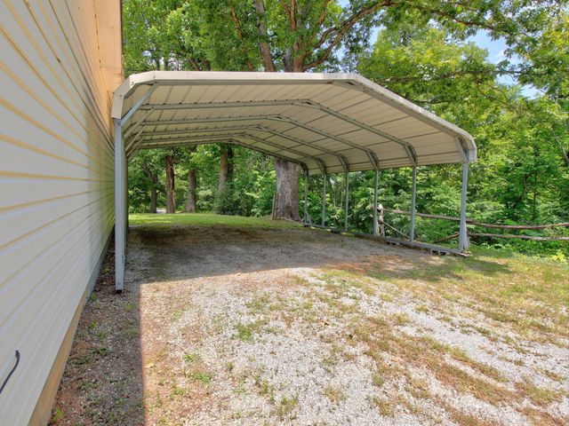 937 Waidsboro RD, Ferrum, VA 24088