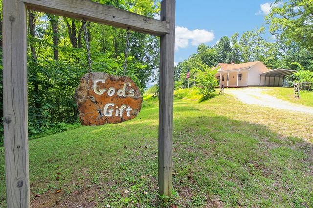 937 Waidsboro RD, Ferrum, VA 24088