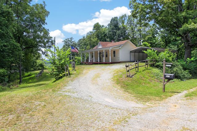 937 Waidsboro RD, Ferrum, VA 24088