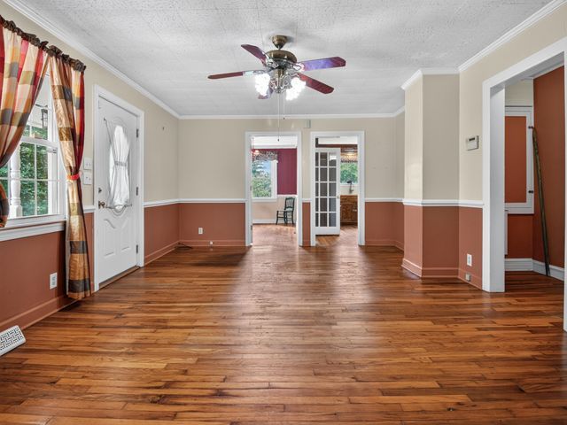 937 Waidsboro RD, Ferrum, VA 24088