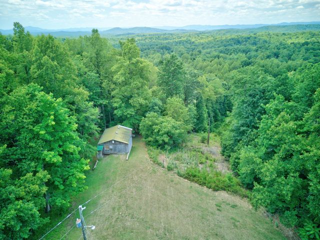 937 Waidsboro RD, Ferrum, VA 24088