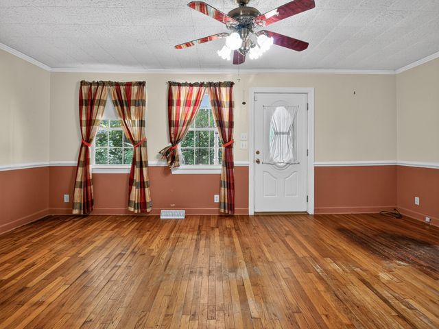 937 Waidsboro RD, Ferrum, VA 24088