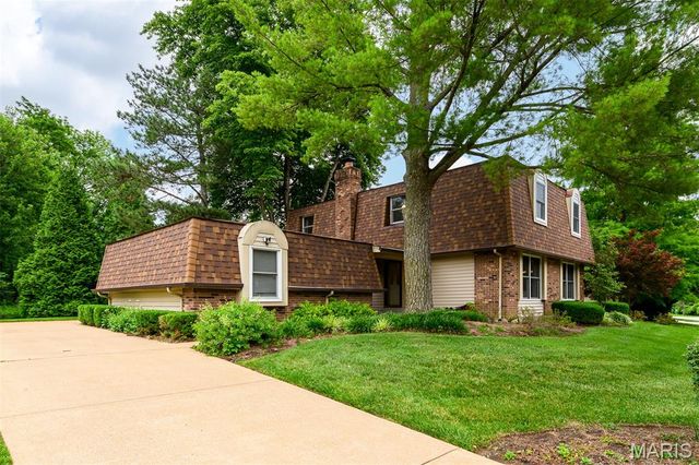 1776 Schoettler Valley Drive, Chesterfield, MO 63017