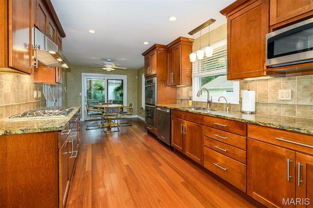 1776 Schoettler Valley Drive, Chesterfield, MO 63017