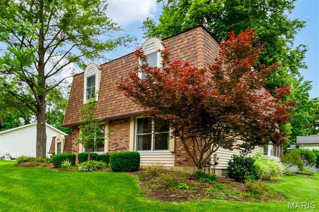 1776 Schoettler Valley Drive, Chesterfield, MO 63017