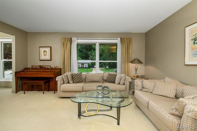 1776 Schoettler Valley Drive, Chesterfield, MO 63017