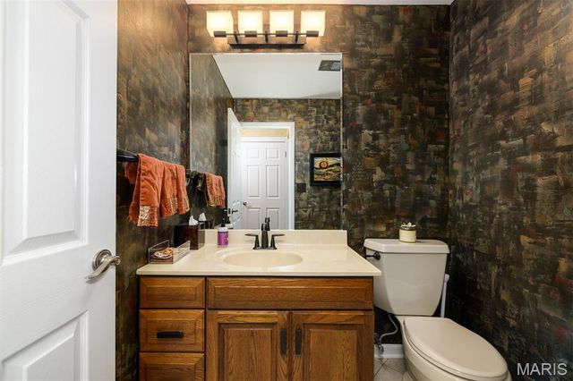 1776 Schoettler Valley Drive, Chesterfield, MO 63017