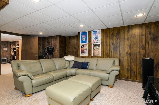 1776 Schoettler Valley Drive, Chesterfield, MO 63017