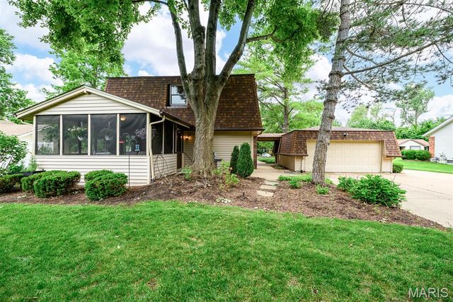 1776 Schoettler Valley Drive, Chesterfield, MO 63017