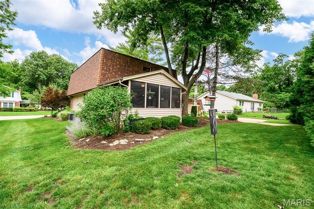 1776 Schoettler Valley Drive, Chesterfield, MO 63017