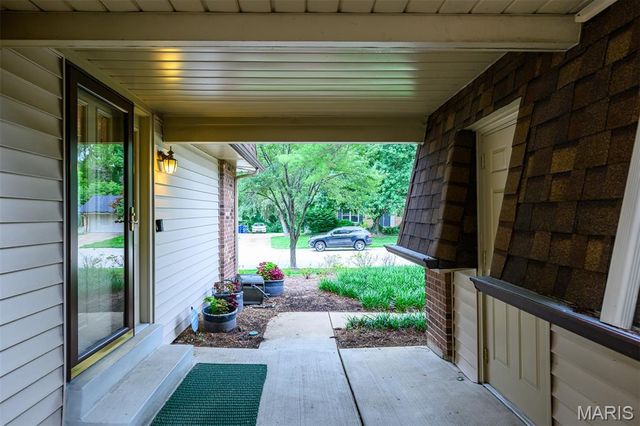 1776 Schoettler Valley Drive, Chesterfield, MO 63017