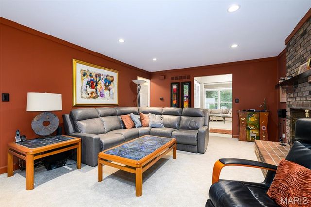 1776 Schoettler Valley Drive, Chesterfield, MO 63017