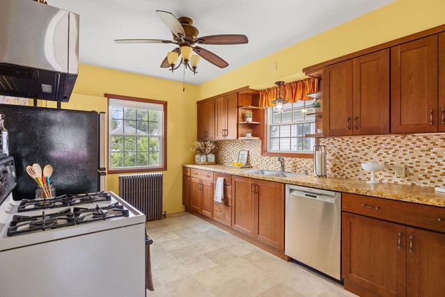 637 23rd STREET N, La Crosse, WI 54601