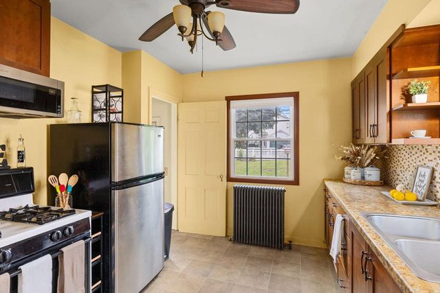 637 23rd STREET N, La Crosse, WI 54601