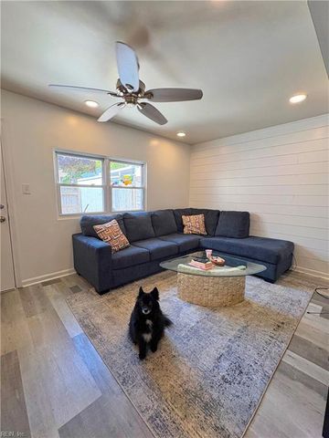 853 Cambridge DR, Virginia Beach, VA 23454