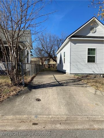2423 N 30th Street, Fort Smith, AR 72904