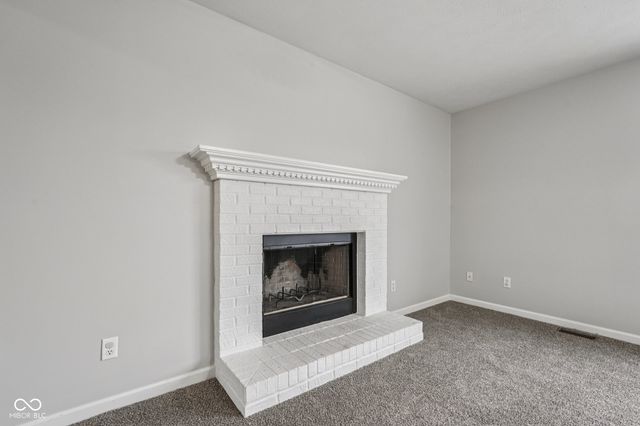 1916 N Sandal Wood Drive, Yorktown, IN 47396