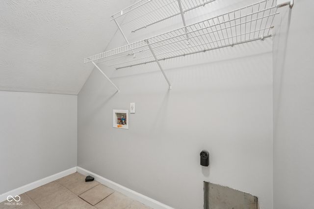 1916 N Sandal Wood Drive, Yorktown, IN 47396