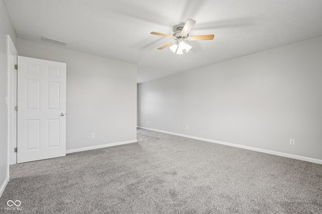 1916 N Sandal Wood Drive, Yorktown, IN 47396