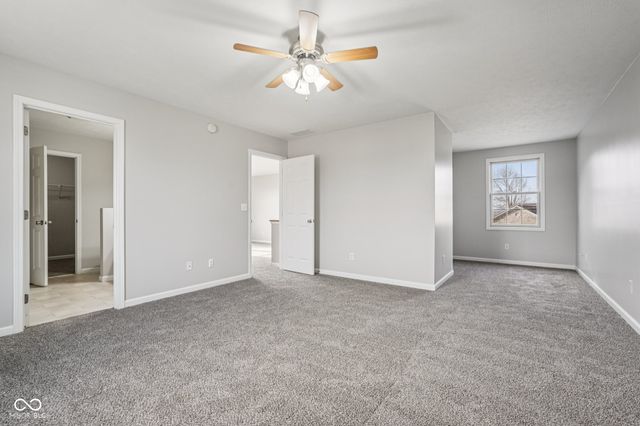 1916 N Sandal Wood Drive, Yorktown, IN 47396