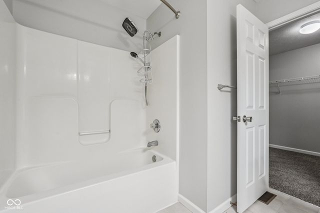 1916 N Sandal Wood Drive, Yorktown, IN 47396