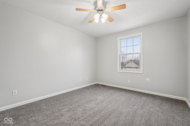 1916 N Sandal Wood Drive, Yorktown, IN 47396