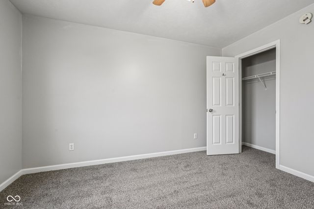 1916 N Sandal Wood Drive, Yorktown, IN 47396