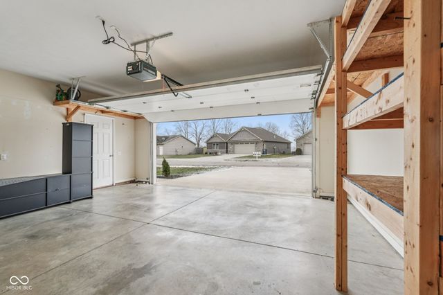 1916 N Sandal Wood Drive, Yorktown, IN 47396