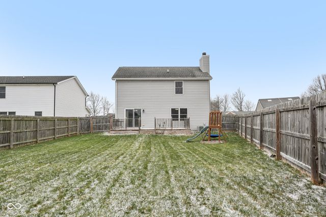 1916 N Sandal Wood Drive, Yorktown, IN 47396
