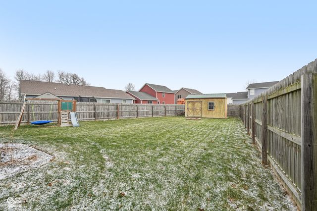 1916 N Sandal Wood Drive, Yorktown, IN 47396