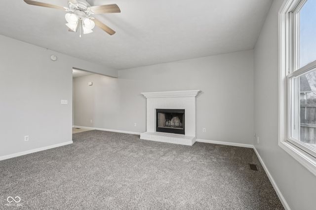 1916 N Sandal Wood Drive, Yorktown, IN 47396