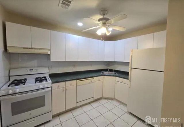 334 College Drive, Edison, NJ 08817