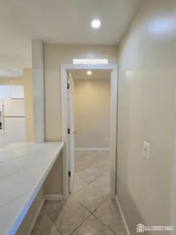 334 College Drive, Edison, NJ 08817