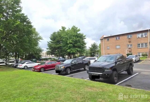334 College Drive, Edison, NJ 08817