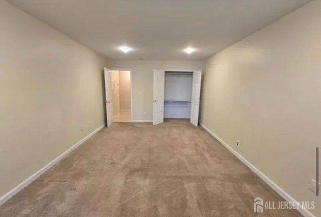 334 College Drive, Edison, NJ 08817