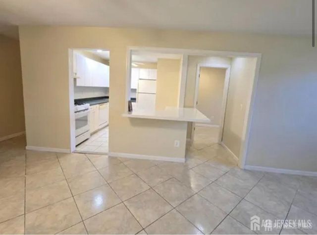 334 College Drive, Edison, NJ 08817