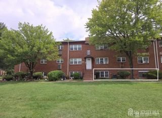 334 College Drive, Edison, NJ 08817