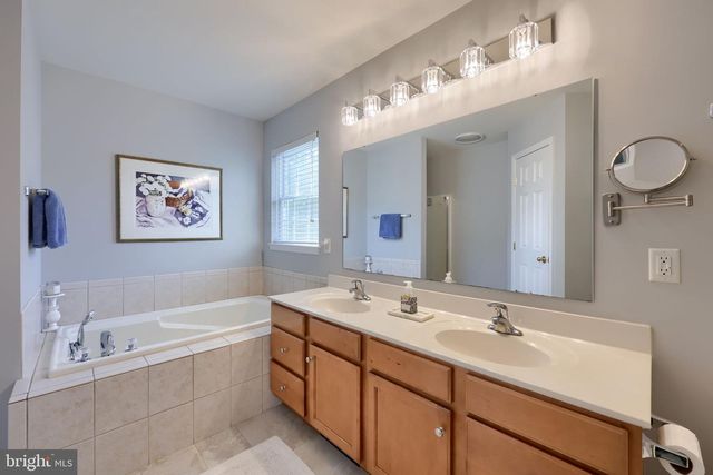 3302 GREENRIDGE DR, Mountville, PA 17554