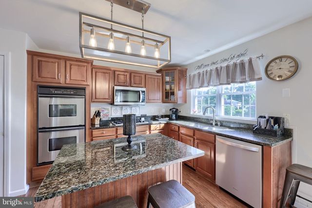 3302 GREENRIDGE DR, Mountville, PA 17554
