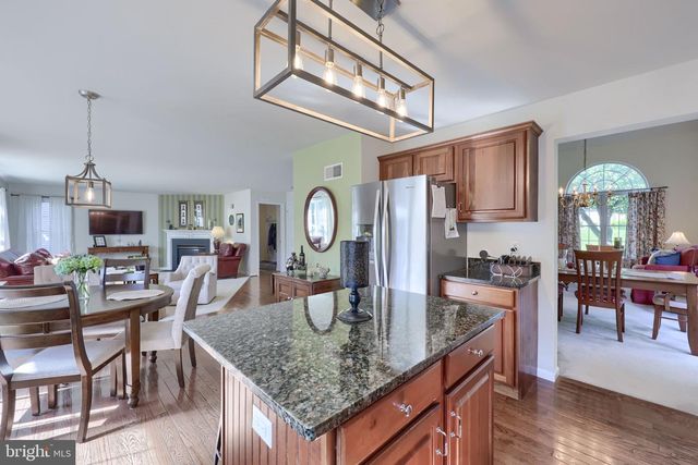 3302 GREENRIDGE DR, Mountville, PA 17554
