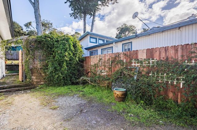 1113 Presidio Boulevard, Pacific Grove, CA 93950