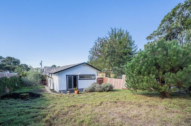 1113 Presidio Boulevard, Pacific Grove, CA 93950